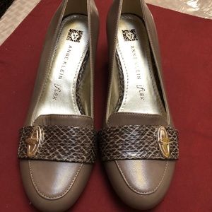 Anne Klein brown snake skin wedge
